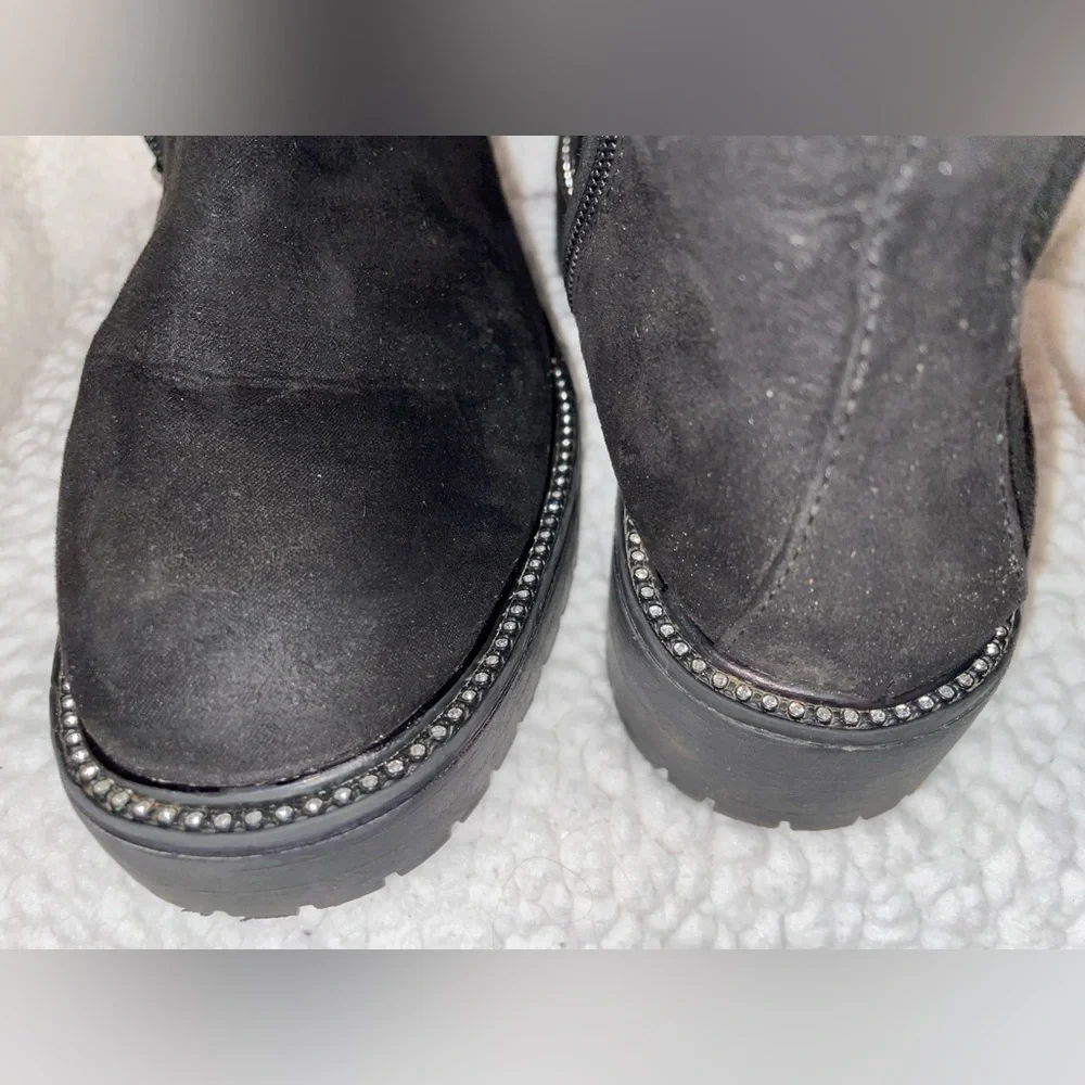 Time & Tru Women's Black Suede Boots Preowned - Picture 5 of 10